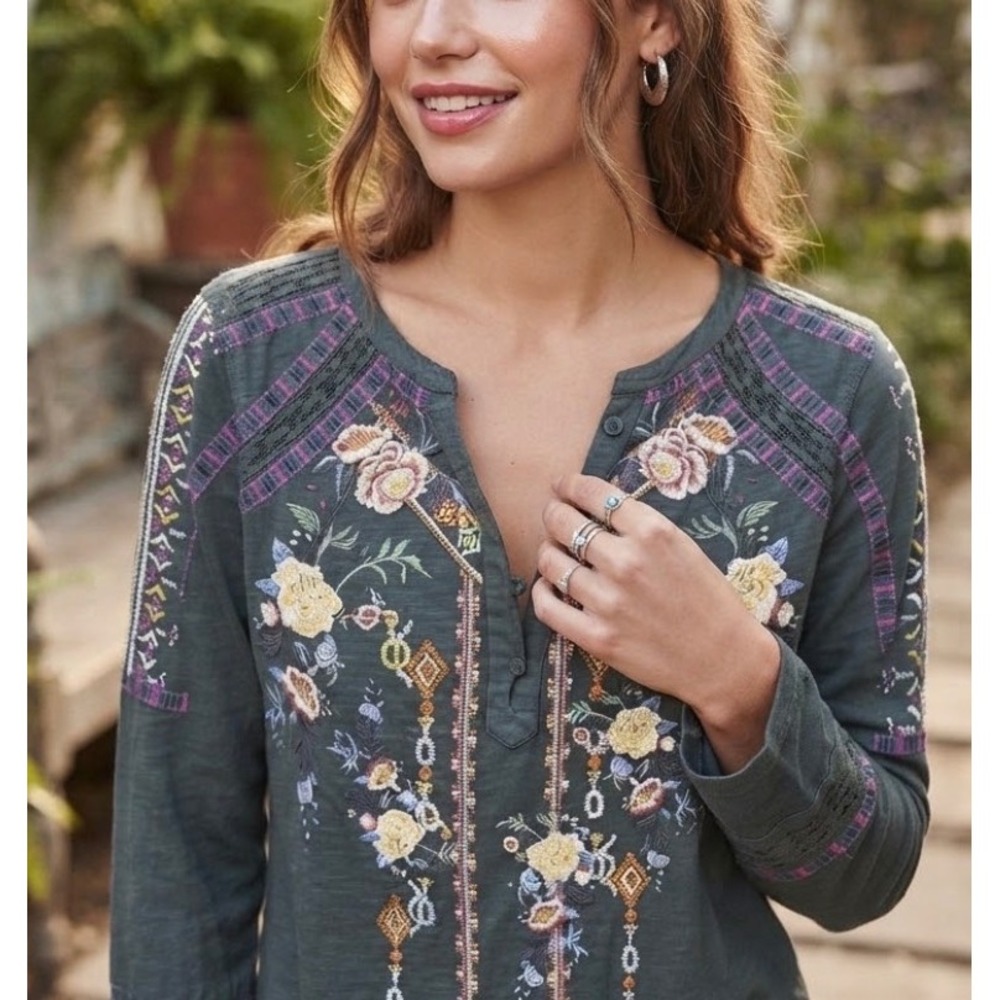 Sundance Embroidered Floral Boho Cotton Henley Top Green XS